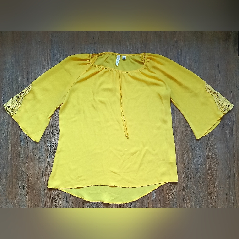 Tacera Yellow 3/4 Bell Sleeve Blouse Size Large
